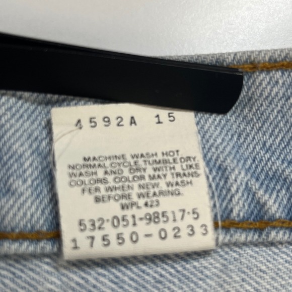 Vintage 90's Levi's 17550 Jeans Women's Light Wash Made in USA 11M 29x27.5 Read - Picture 4 of 16
